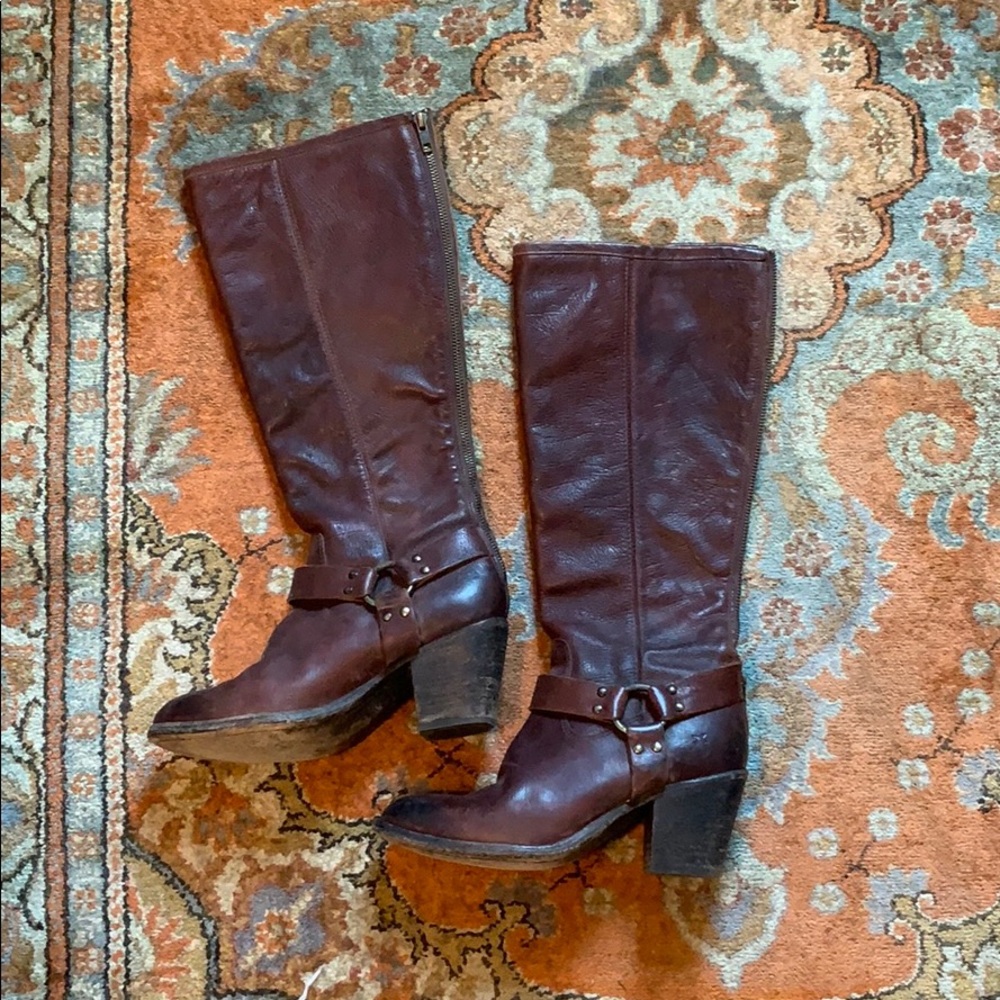 Frye leather boots Brass hardware Stacked heel 8
